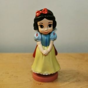 Disney snow white figurine